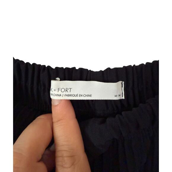 NWOT Oak+Fort Black Stretchy Waist Pleated High Rise Pull On Wide Leg Pants-M - Picture 4 of 5